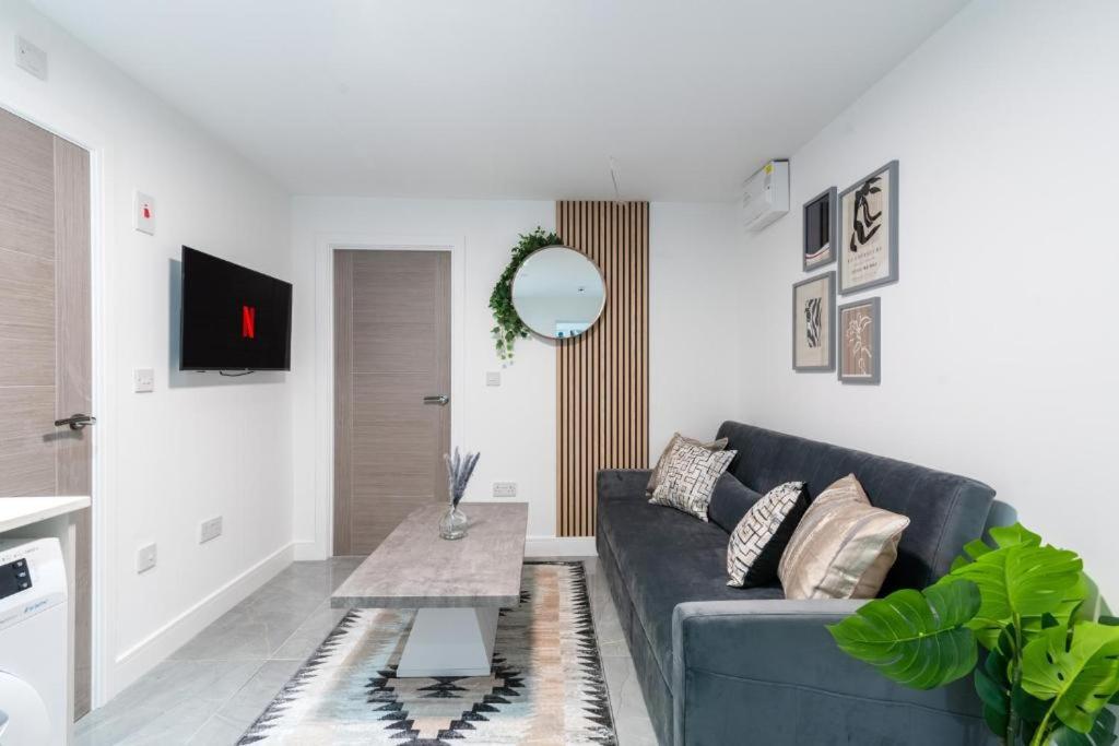 Luxurious Apartments - In Кардифф Экстерьер фото