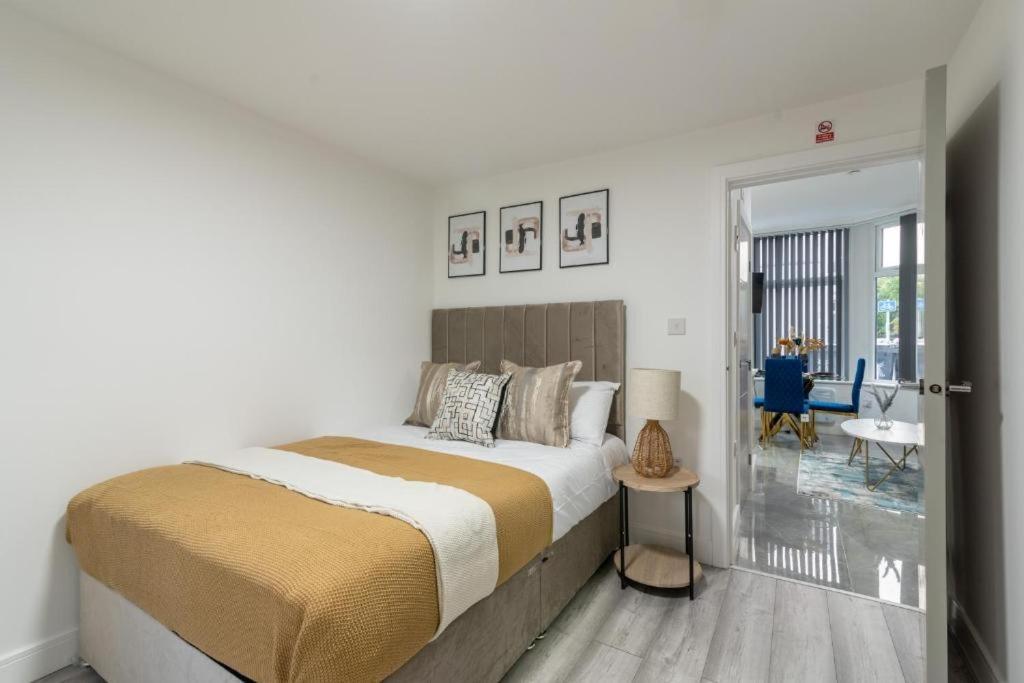 Luxurious Apartments - In Кардифф Экстерьер фото