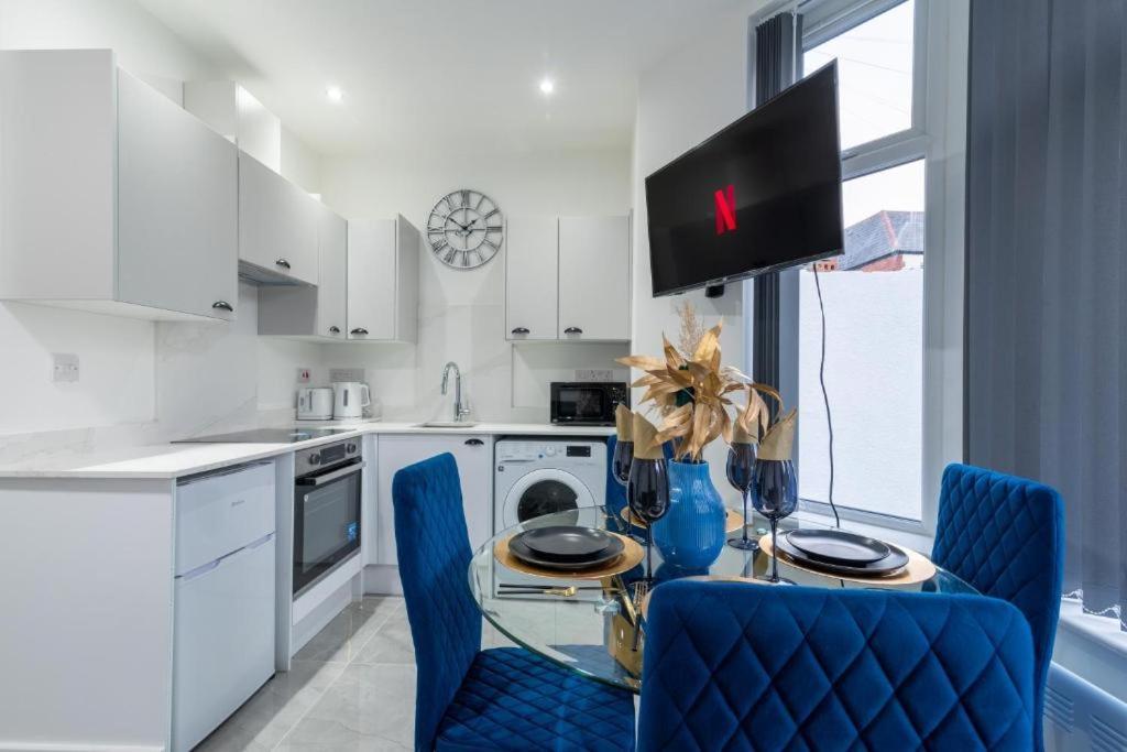 Luxurious Apartments - In Кардифф Экстерьер фото