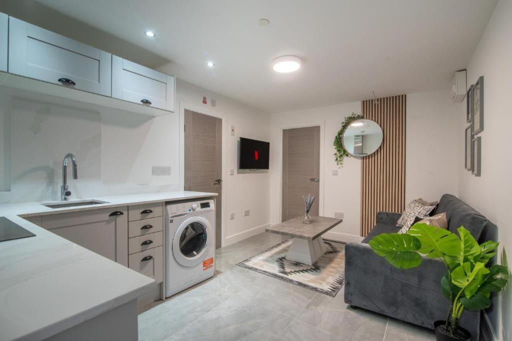 Luxurious Apartments - In Кардифф Экстерьер фото