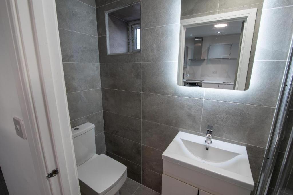 Luxurious Apartments - In Кардифф Экстерьер фото